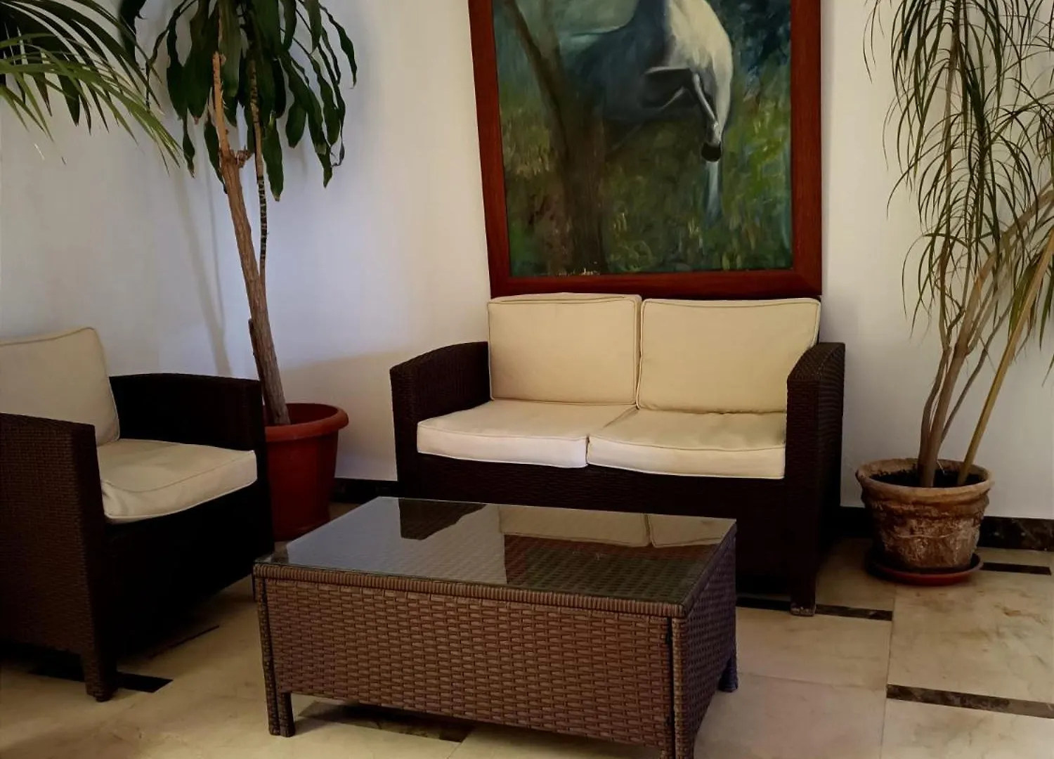 ゲストハウス Hostal El Lirio ボジュジョス・パル・デル・コンダド スペイン
